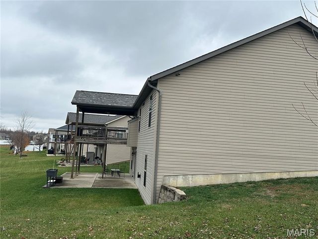 1861 Crimson Oak Drive, Maryville, IL 62062