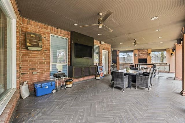 1704 Crown Pointe Boulevard, Mission, TX 78572