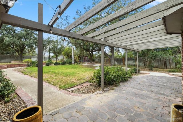 1704 Crown Pointe Boulevard, Mission, TX 78572