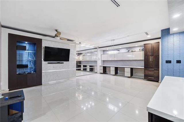 1704 Crown Pointe Boulevard, Mission, TX 78572