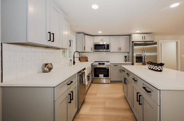 112 Gilson Road, Nashua, NH 03062