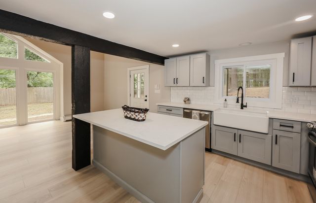 112 Gilson Road, Nashua, NH 03062