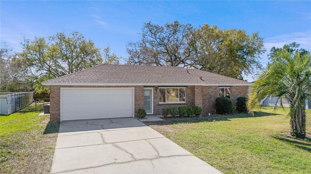 Image 3 of property listing at 1175 BANCROFT STREET, Deltona, FL 32725