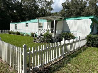 8232 SWAN LAKE ROAD, Melrose, FL 32666