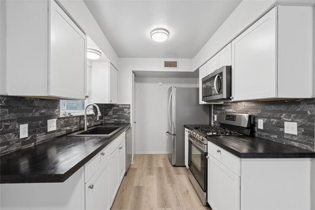 820 Sahara Ave B, Austin, TX 78745