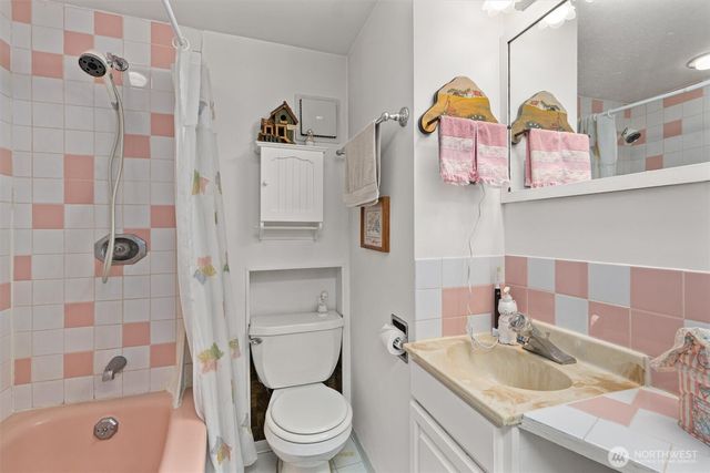310 NW 75th Street, Seattle, WA 98117