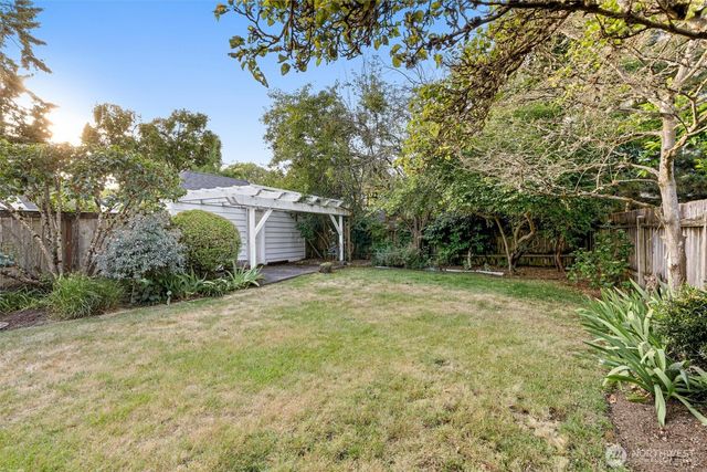 310 NW 75th Street, Seattle, WA 98117