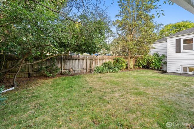310 NW 75th Street, Seattle, WA 98117