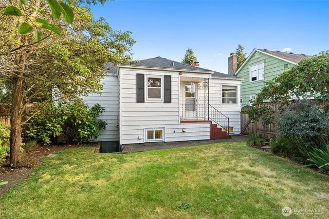 310 NW 75th Street, Seattle, WA 98117