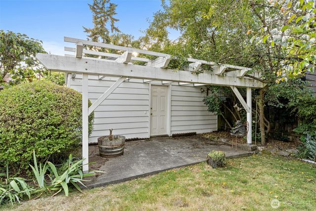 310 NW 75th Street, Seattle, WA 98117