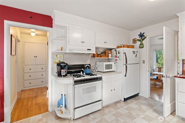 310 NW 75th Street, Seattle, WA 98117