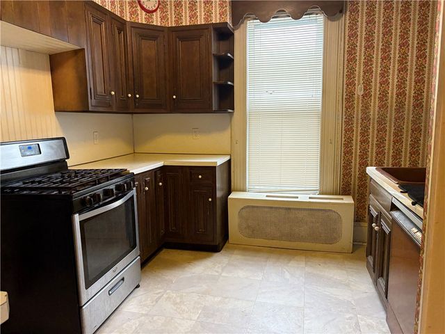 27 Cedar Street, Oneonta, NY 13820