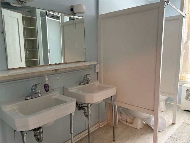 27 Cedar Street, Oneonta, NY 13820