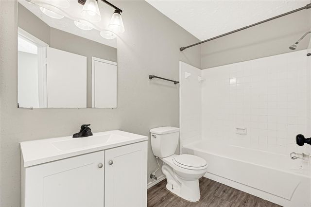 8111 Furlong Lane, Houston, TX 77071
