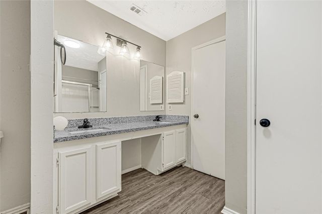 8111 Furlong Lane, Houston, TX 77071