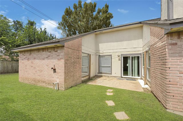 8111 Furlong Lane, Houston, TX 77071