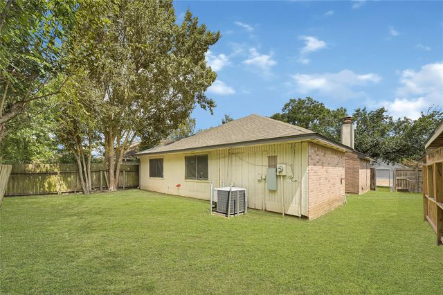 8111 Furlong Lane, Houston, TX 77071