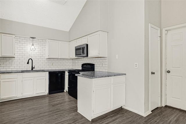 8111 Furlong Lane, Houston, TX 77071