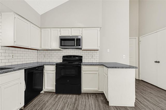 8111 Furlong Lane, Houston, TX 77071