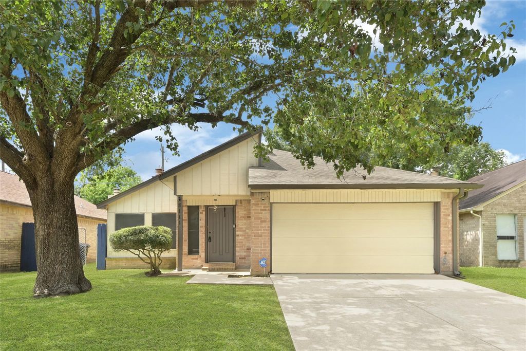 8111 Furlong Lane, Houston, TX 77071