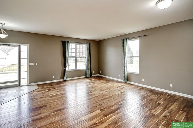 18901 Hansen Street, Omaha, NE 68130