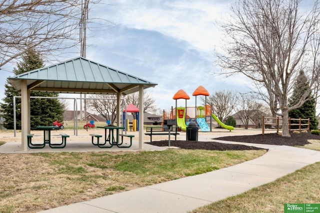 18901 Hansen Street, Omaha, NE 68130