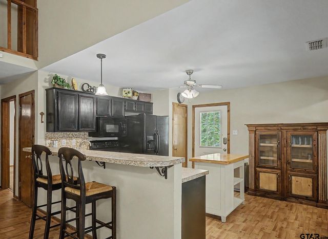 114 Butternut Glen, Holly Lake Ranch, TX 75765