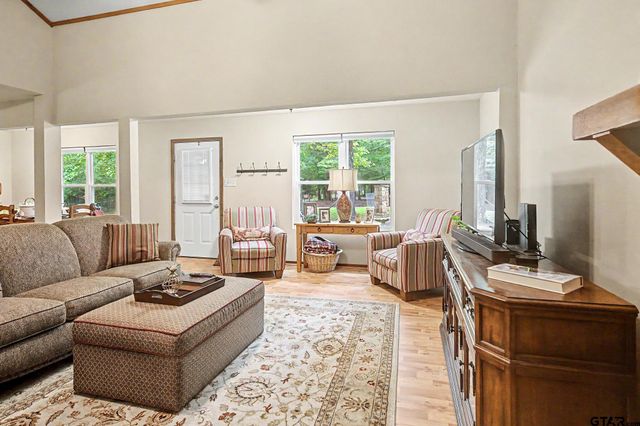 114 Butternut Glen, Holly Lake Ranch, TX 75765
