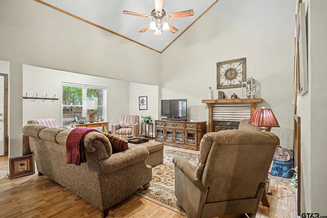 114 Butternut Glen, Holly Lake Ranch, TX 75765