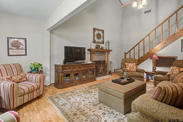 114 Butternut Glen, Holly Lake Ranch, TX 75765
