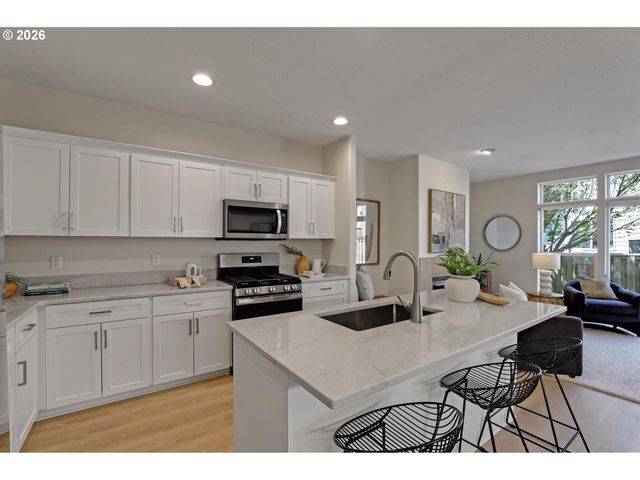 16753 Sw 134TH Ter, Portland, OR 97224