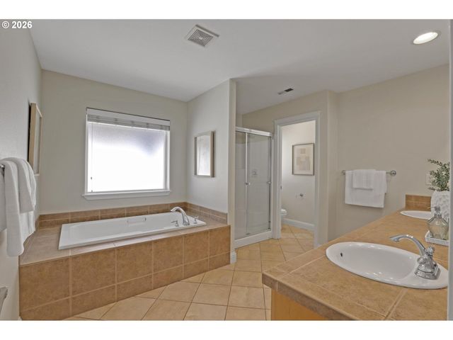 16753 Sw 134TH Ter, Portland, OR 97224