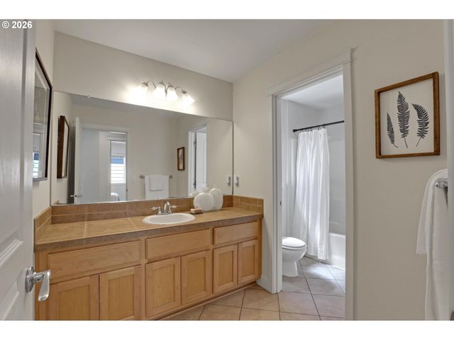 16753 Sw 134TH Ter, Portland, OR 97224