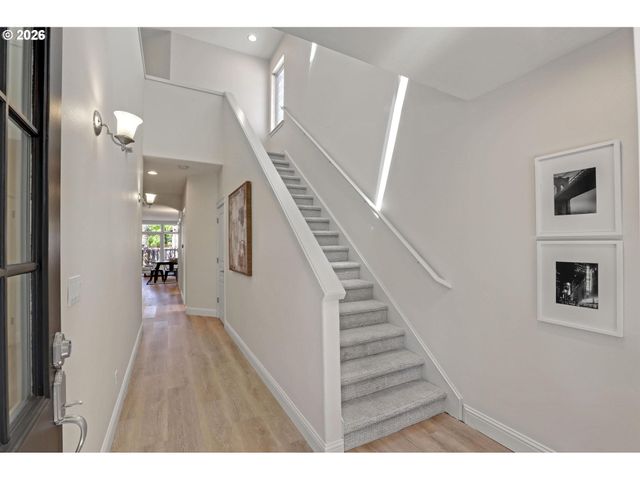 16753 Sw 134TH Ter, Portland, OR 97224
