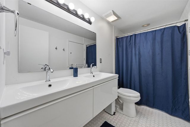 419 Peterson St, Iowa City, IA 52245
