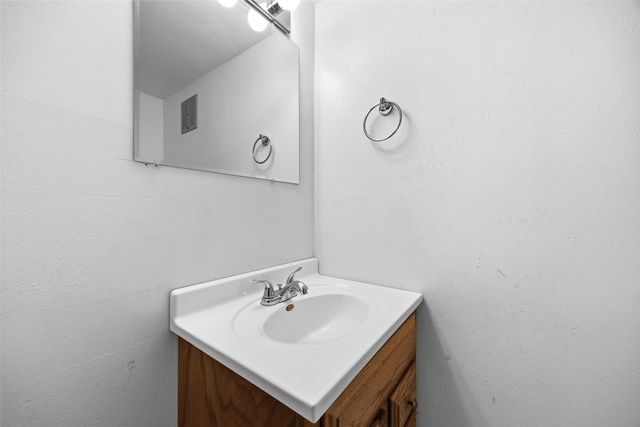 419 Peterson St, Iowa City, IA 52245