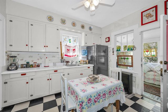 3411 W BAY AVENUE, Tampa, FL 33611