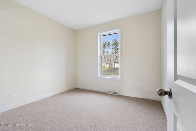 9 Brookhaven Court, Wilton, NY 12866