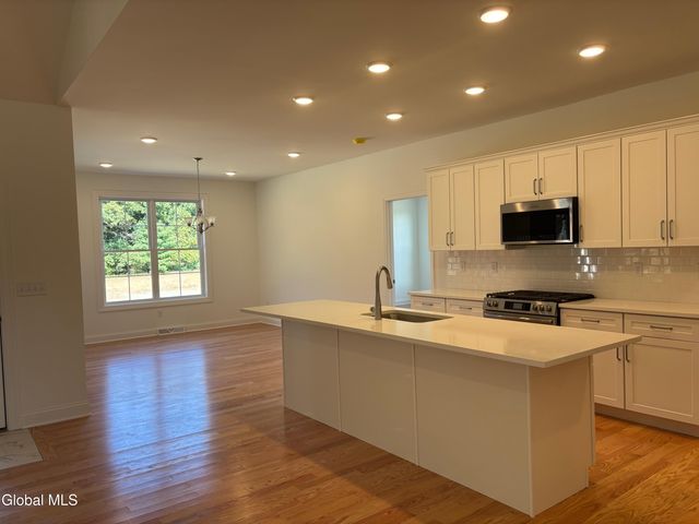 9 Brookhaven Court, Wilton, NY 12866