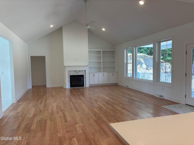 9 Brookhaven Court, Wilton, NY 12866