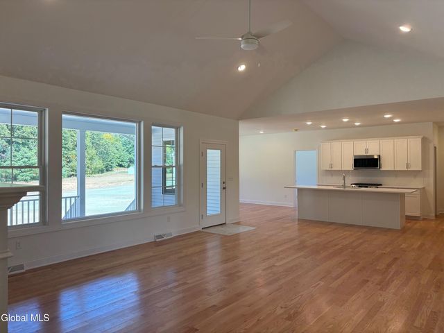 9 Brookhaven Court, Wilton, NY 12866