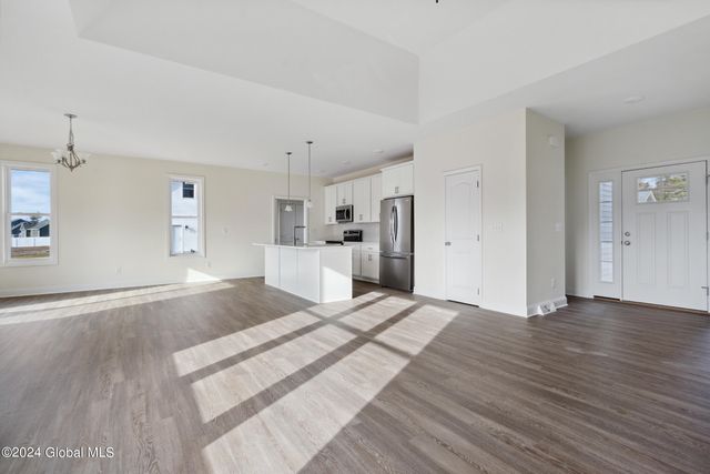 9 Brookhaven Court, Wilton, NY 12866