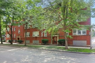 3707 W CULLOM Avenue 1, Chicago, IL 60618