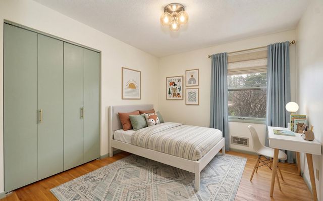 18500 22nd Avenue N, Plymouth, MN 55447