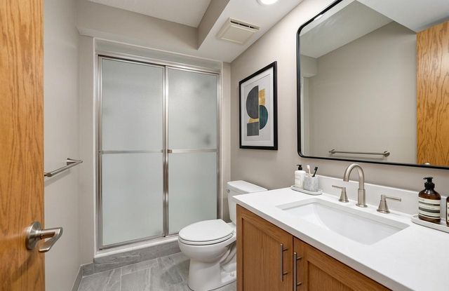 18500 22nd Avenue N, Plymouth, MN 55447