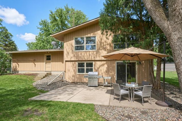 18500 22nd Avenue N, Plymouth, MN 55447