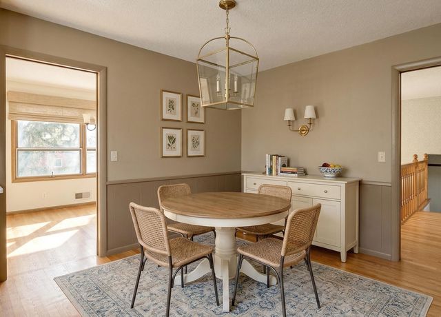 18500 22nd Avenue N, Plymouth, MN 55447