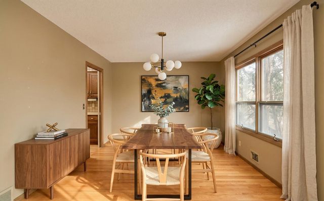 18500 22nd Avenue N, Plymouth, MN 55447