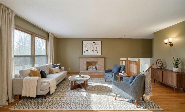 18500 22nd Avenue N, Plymouth, MN 55447