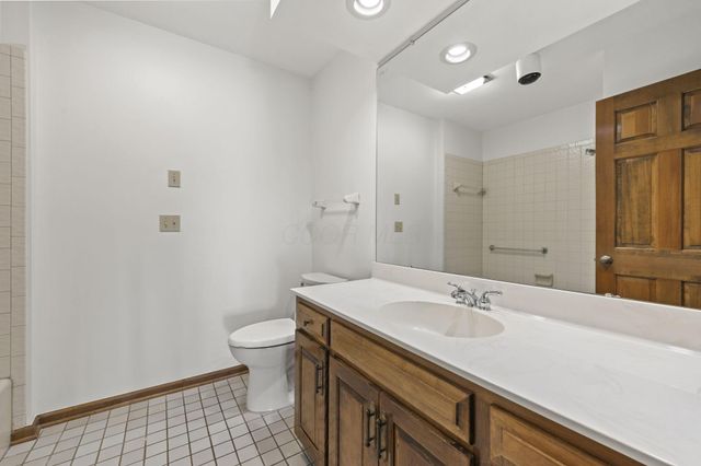 2213 Partlow Drive, Columbus, OH 43220